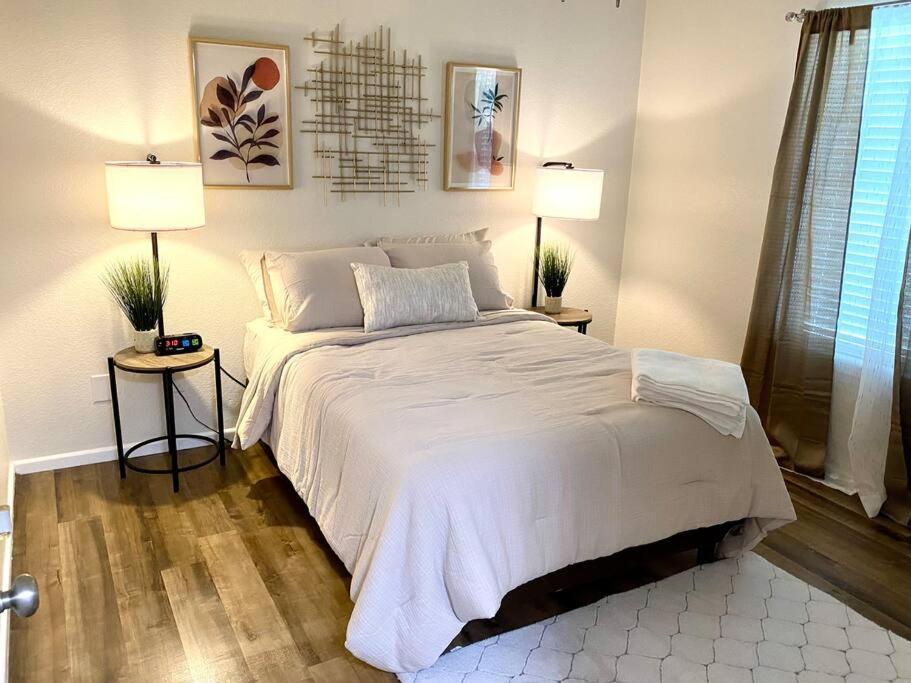 Contemporary 2-Bedroom Rental Unit Eagle Pass Exterior foto